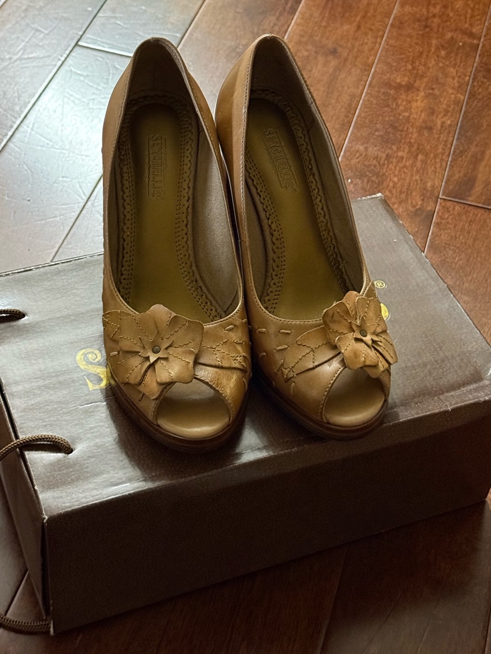 Seychelles Tan Floral Peep-Toe Wedge Heels
